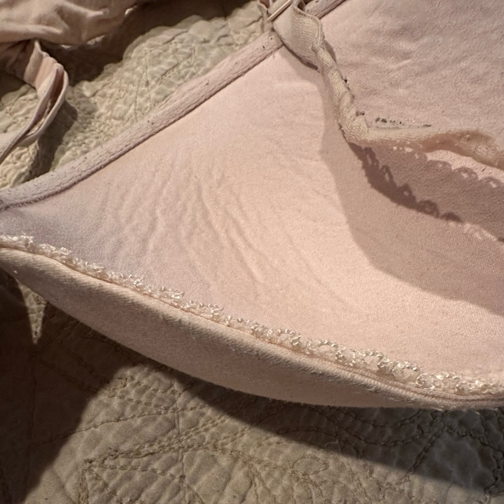 Victoria's Secret Cream T-Shirt Bra with Underwire Support- Size-36c - Picture 5 of 5